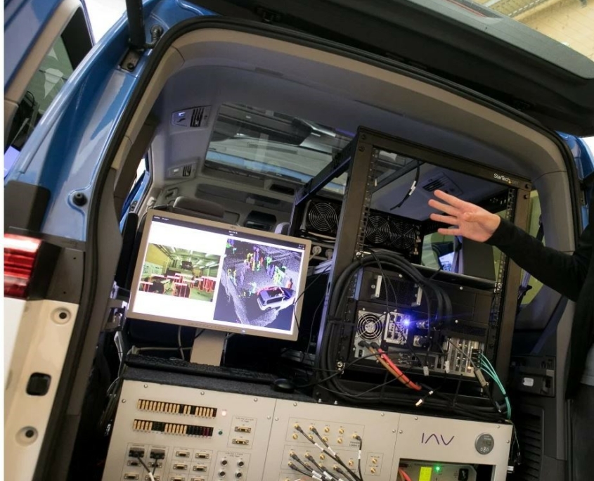TU München Autonomes Forschungsfahrzeug Edgar_zugeschnitten Autonomes Forschungsfahrzeug Edgar mit InoNet Mayflower